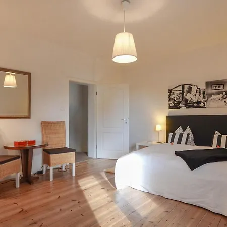 2 Bedroom Lovely In