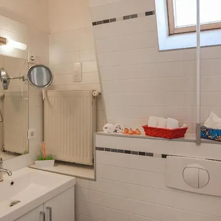 2 Bedroom Lovely In *